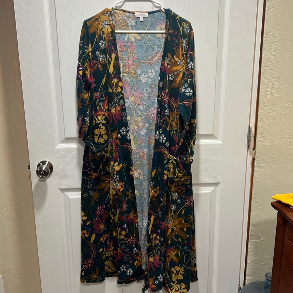 Medium LuLaRoe Sarah